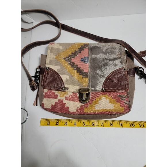 Myra Bag Women's Tracery Design Upcycled Canvas/Cowhide Messenger Crossbody Bag - Picture 9 of 11